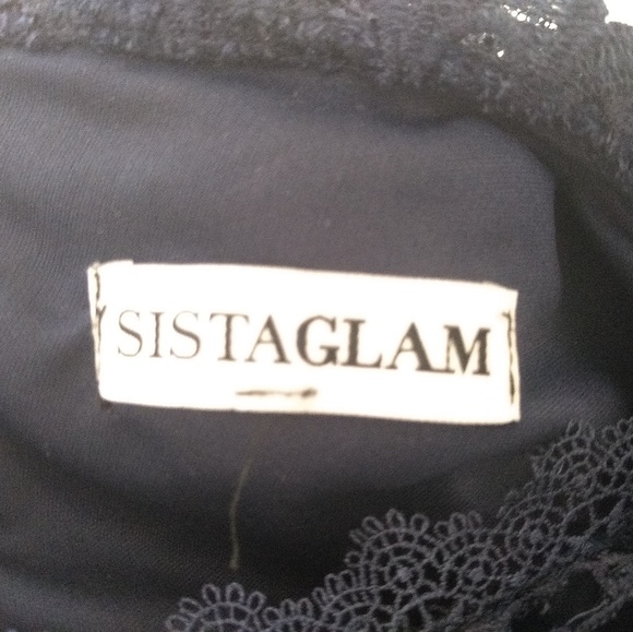 Lace dress - Picture 2 of 4